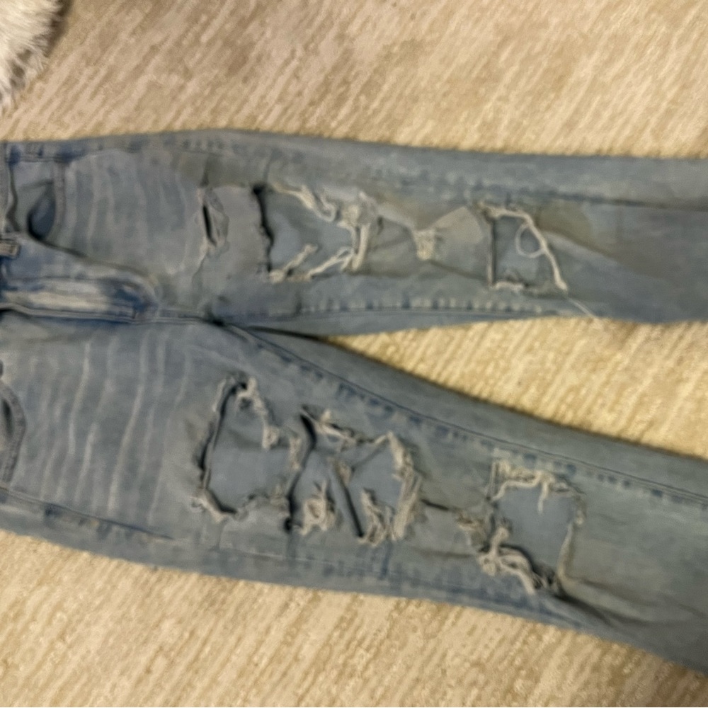 Light washed American eagle jeans